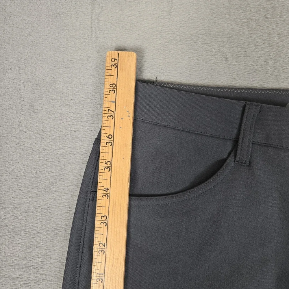 Vuori Meta Pants Mens 32X28 Gray Performance Zip Pockets Golf Travel V430